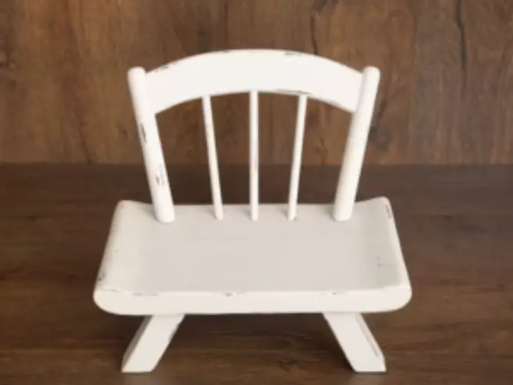 How to Style Newborn Photoshoots With Handmade Props